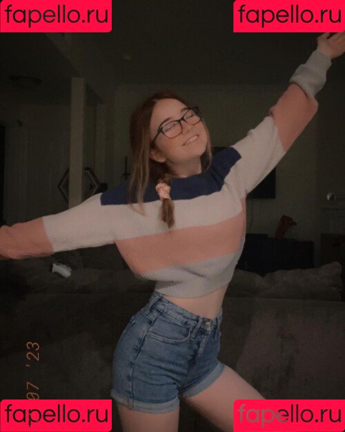 Lyssaurora Onlyfans Photo Gallery 