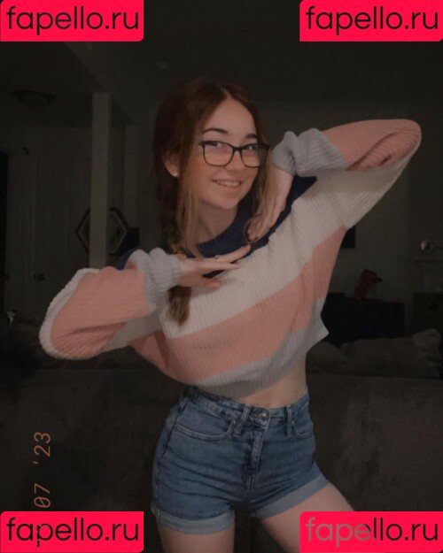 Lyssaurora Onlyfans Photo Gallery 