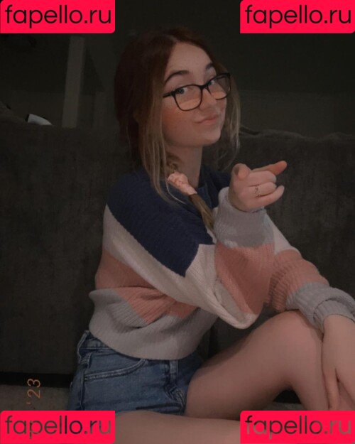 Lyssaurora Onlyfans Photo Gallery 