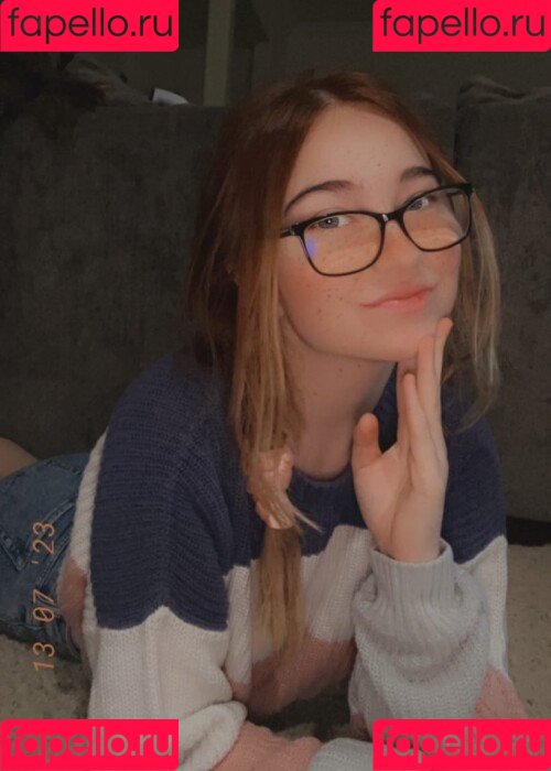 Lyssaurora Onlyfans Photo Gallery 