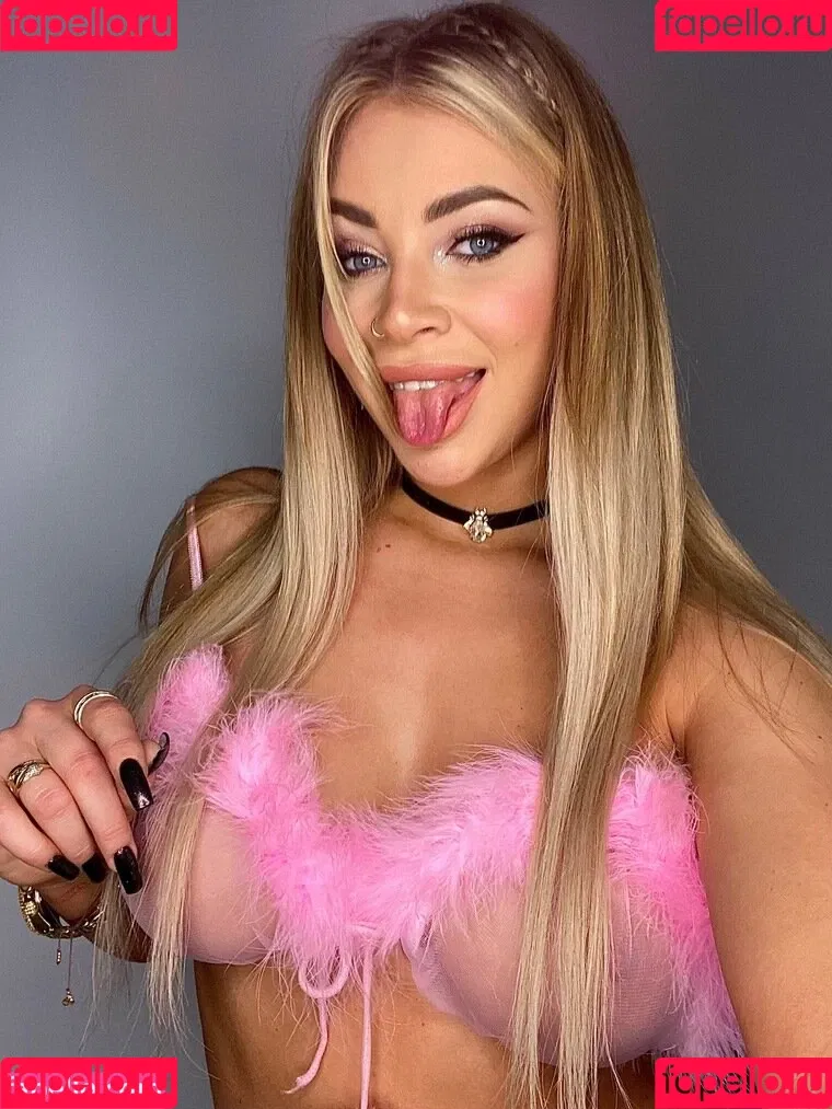 Adrianna Śledź Onlyfans Photo Gallery 
