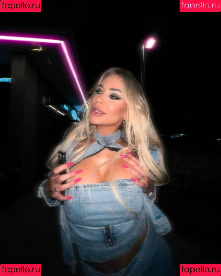 Adrianna Śledź Onlyfans Photo Gallery 