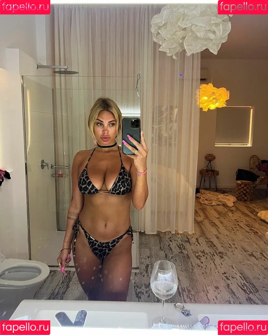 Adrianna Śledź Onlyfans Photo Gallery 