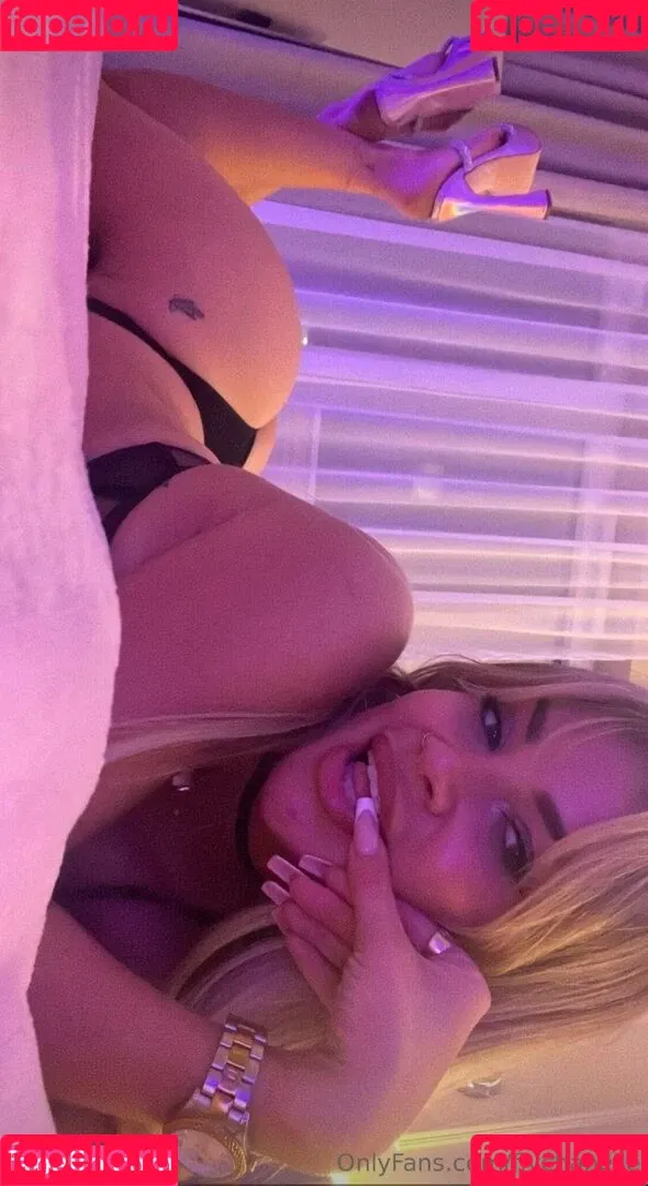 Adrianna Śledź Onlyfans Photo Gallery 