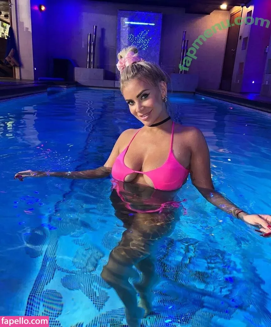 Adrianna Śledź Onlyfans Photo Gallery 