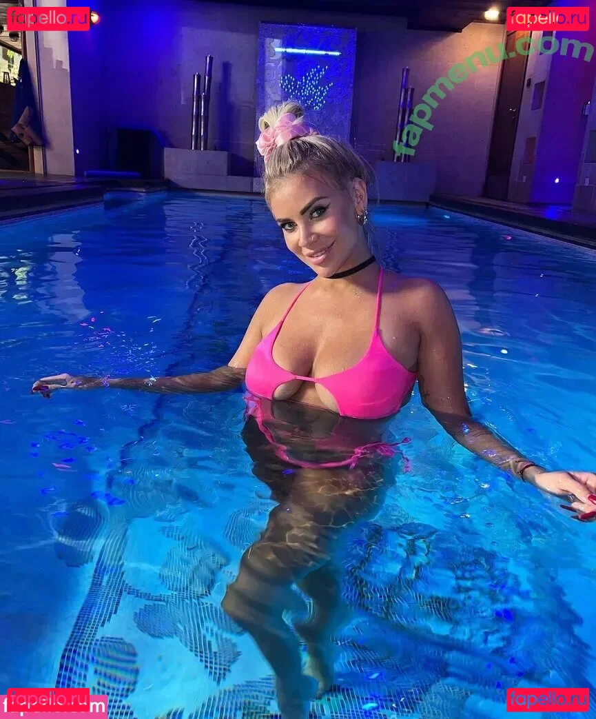 Adrianna Śledź Onlyfans Photo Gallery 