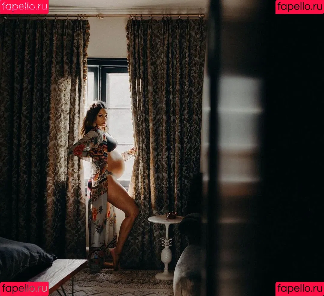 Meaghan Rath Onlyfans Photo Gallery 