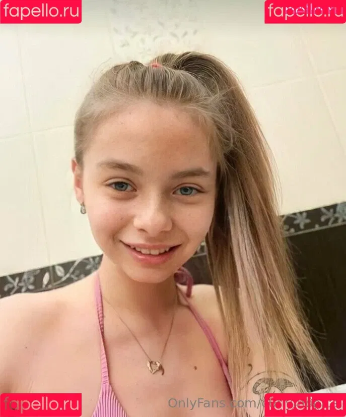 curlymonica Onlyfans Photo Gallery 