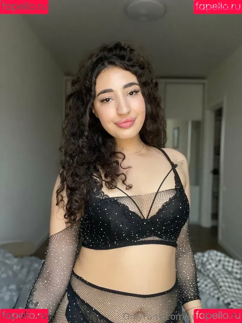 curlymonica Onlyfans Photo Gallery 