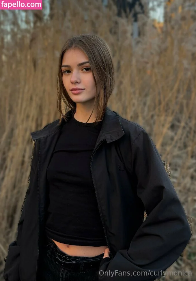 curlymonica Onlyfans Photo Gallery 