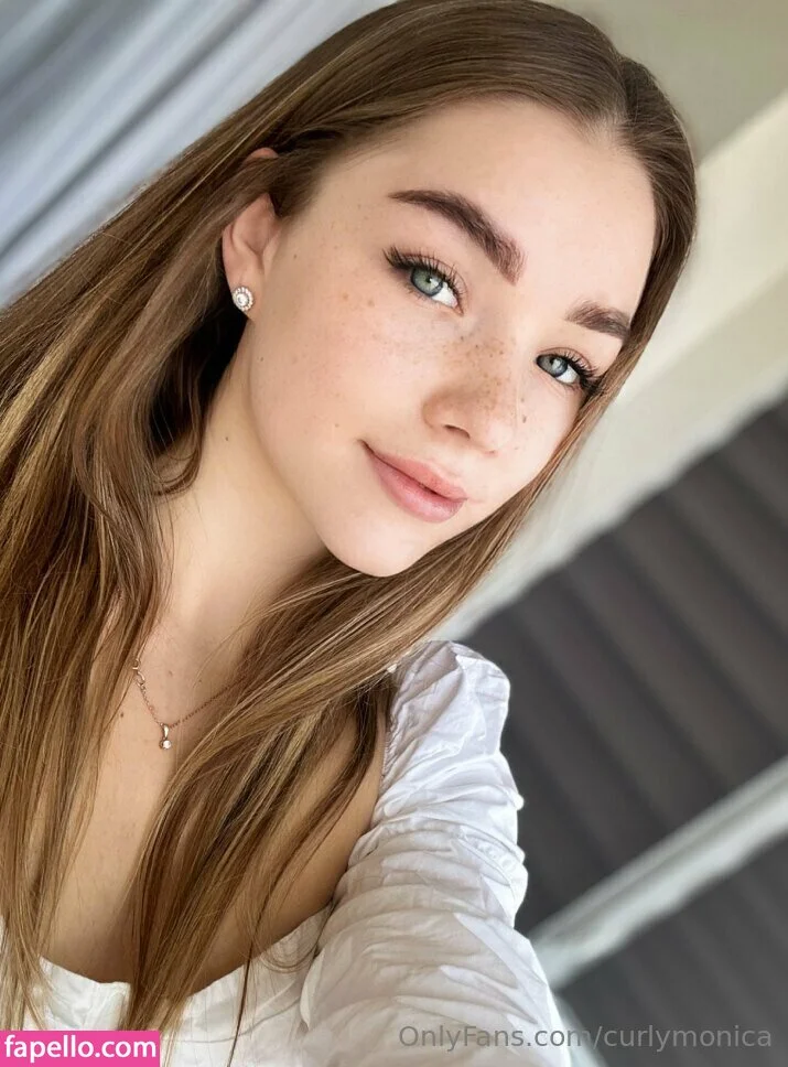 curlymonica Onlyfans Photo Gallery 