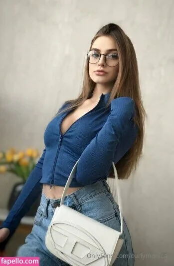 curlymonica Onlyfans Photo Gallery 