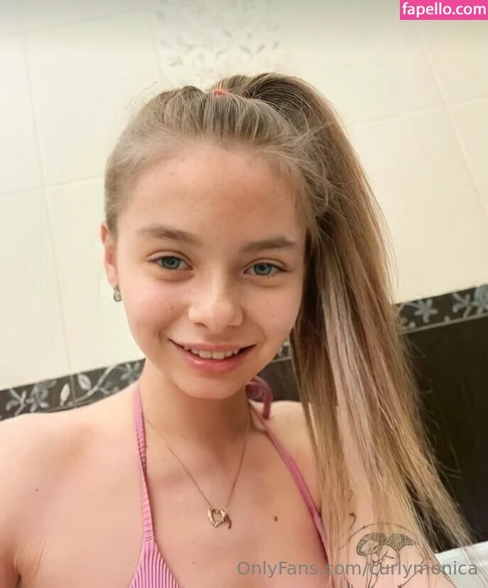 curlymonica Onlyfans Photo Gallery 