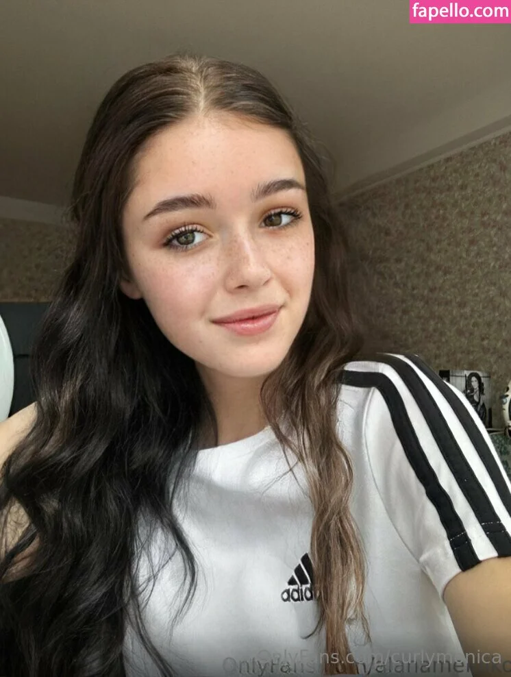 curlymonica Onlyfans Photo Gallery 