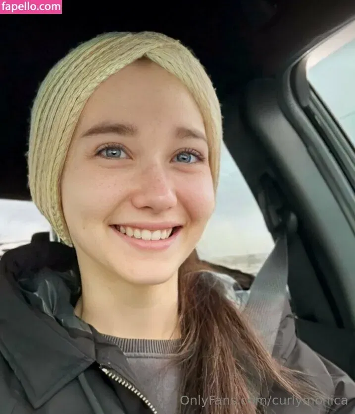 curlymonica Onlyfans Photo Gallery 