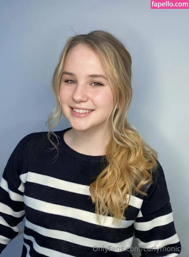 curlymonica Onlyfans Photo Gallery 