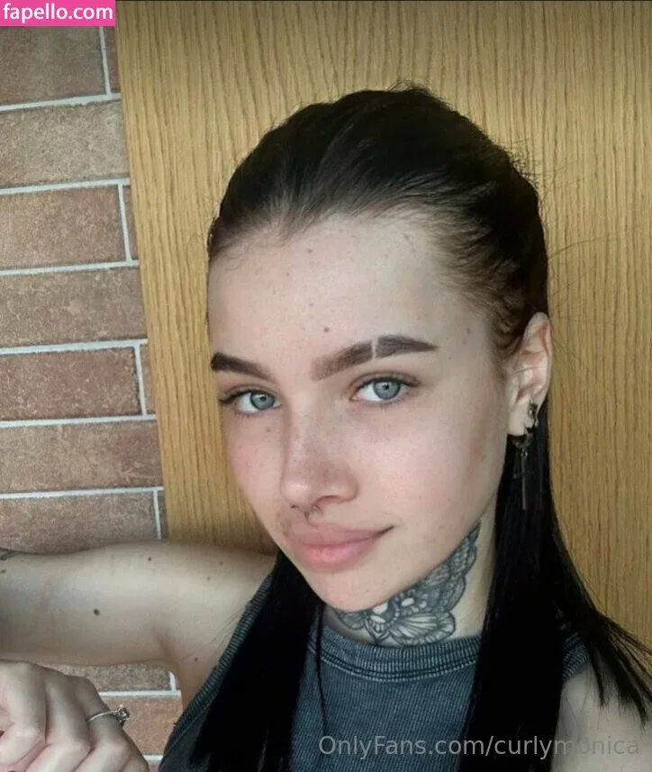 curlymonica Onlyfans Photo Gallery 