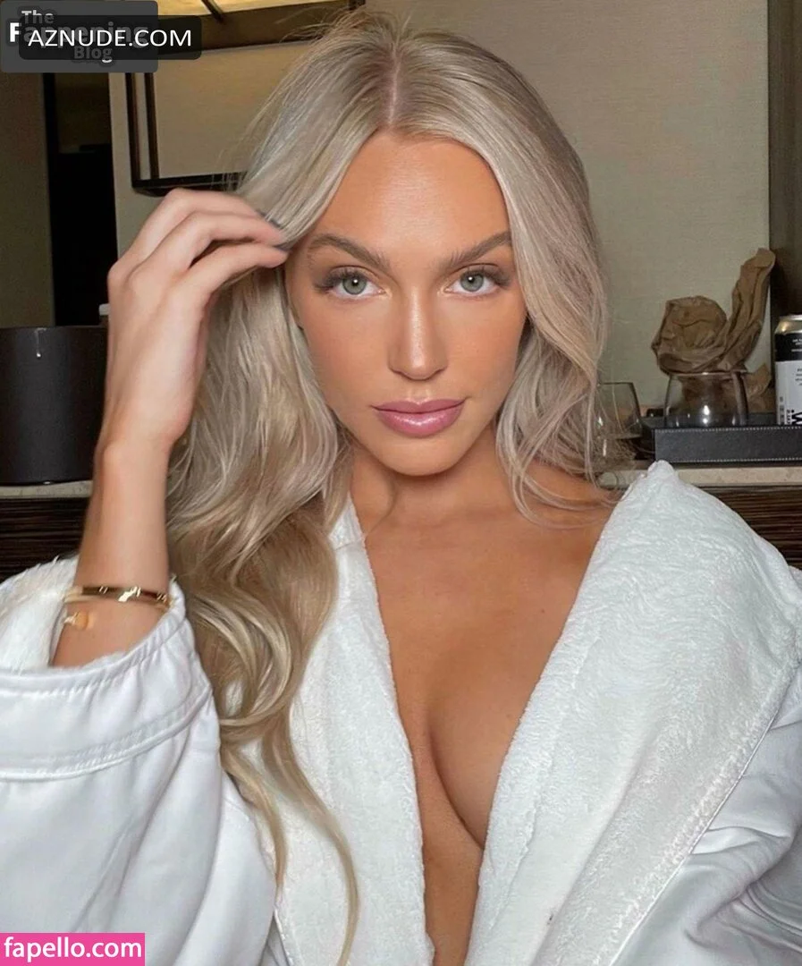 Alex Cooper Onlyfans Photo Gallery 