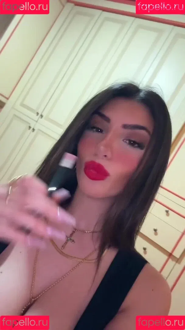 Ika D'Auria Onlyfans Photo Gallery 