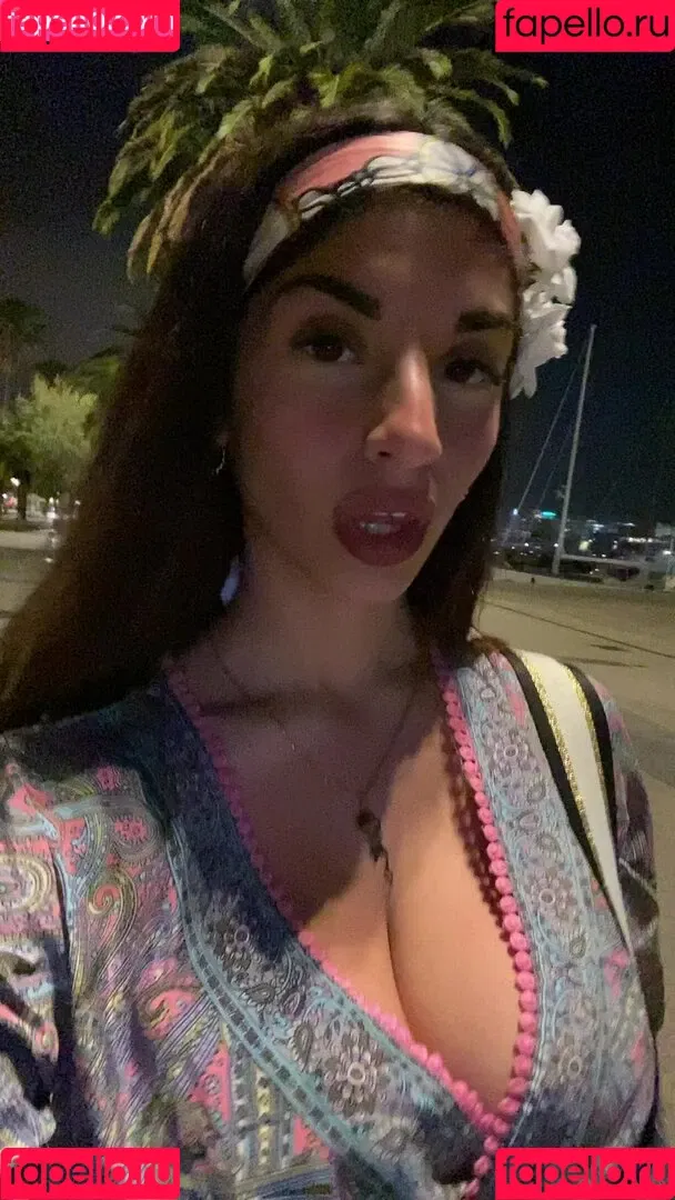 Ika D'Auria Onlyfans Photo Gallery 
