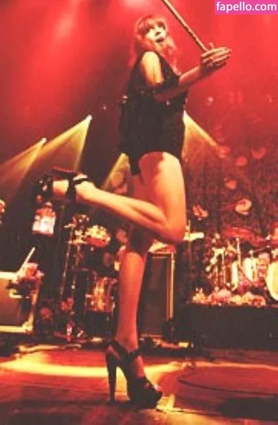 Florence Welch Onlyfans Photo Gallery 