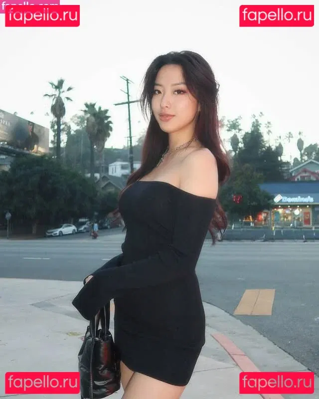 Winnie Chang Onlyfans Photo Gallery 