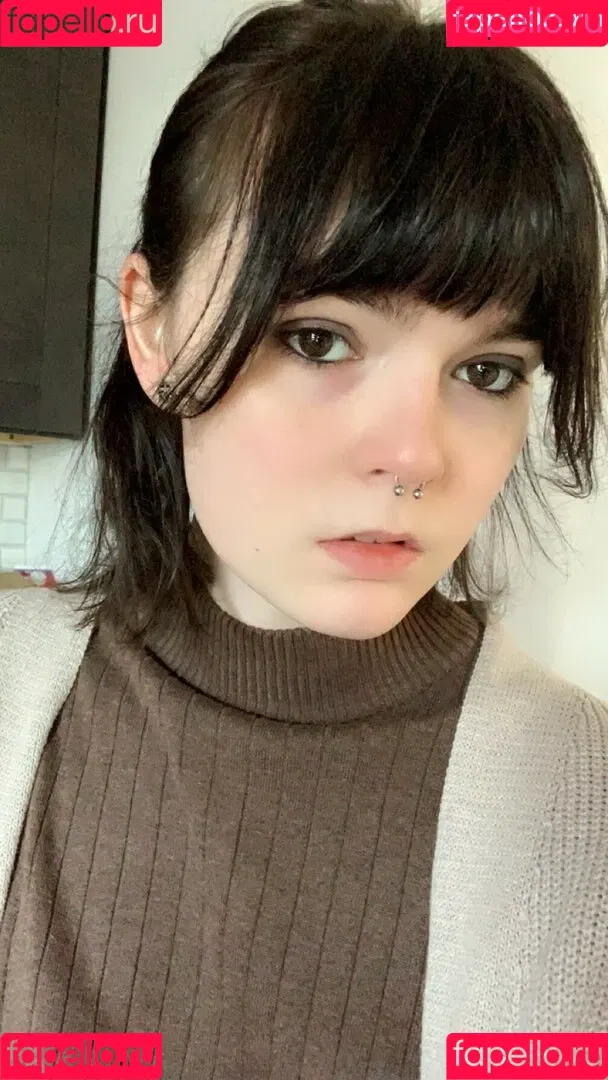 Lain Arbor Onlyfans Photo Gallery 