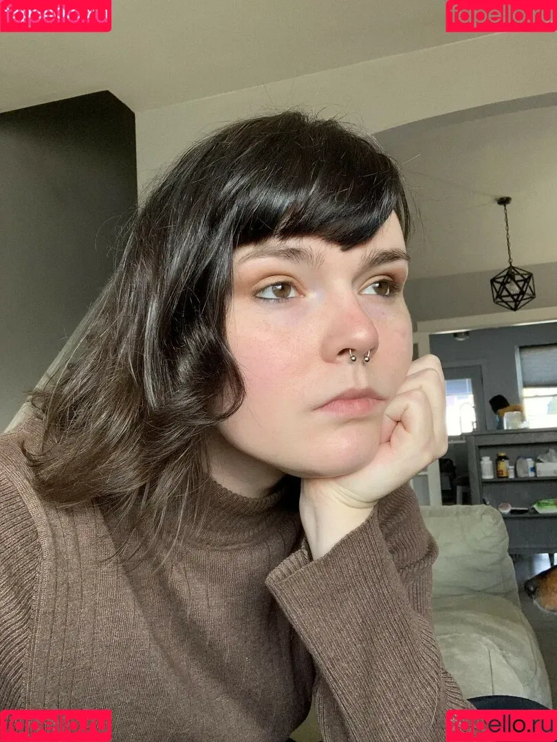 Lain Arbor Onlyfans Photo Gallery 