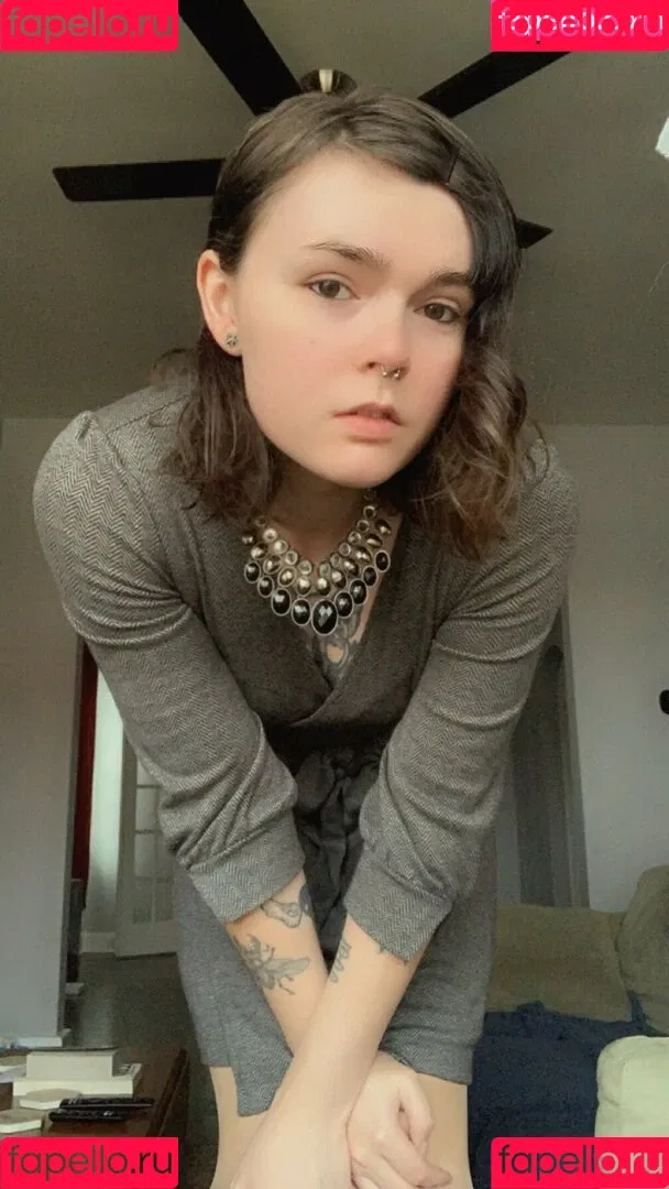 Lain Arbor Onlyfans Photo Gallery 