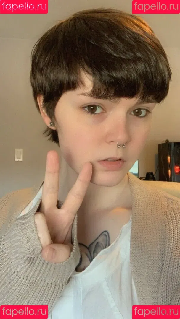 Lain Arbor Onlyfans Photo Gallery 