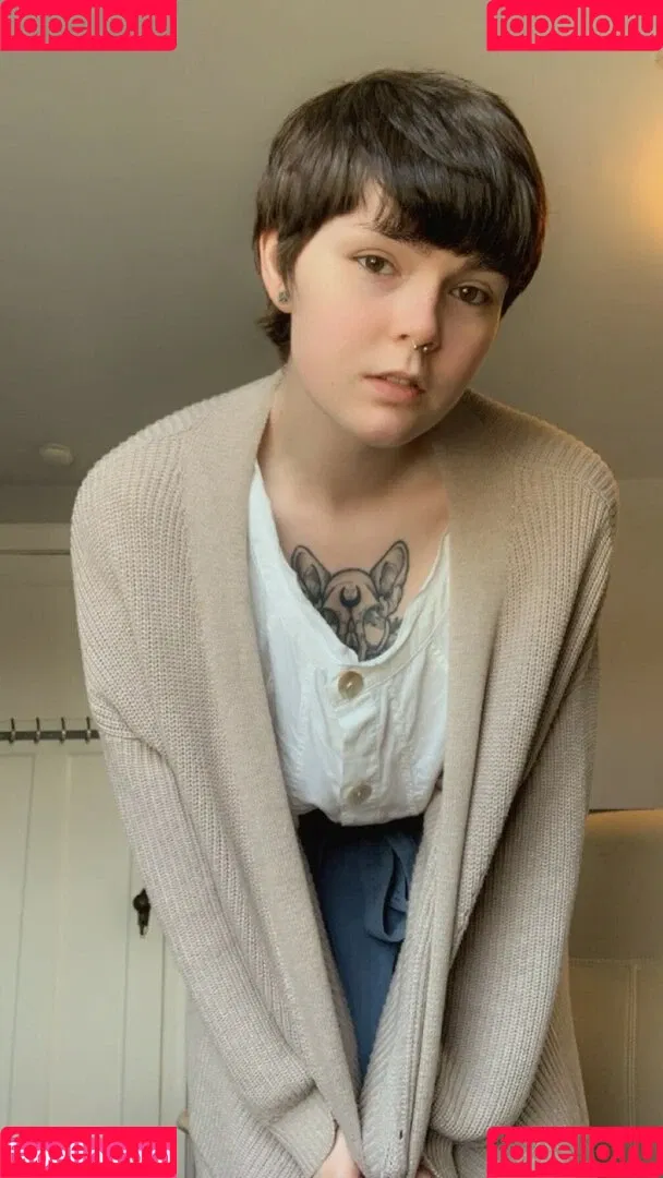 Lain Arbor Onlyfans Photo Gallery 