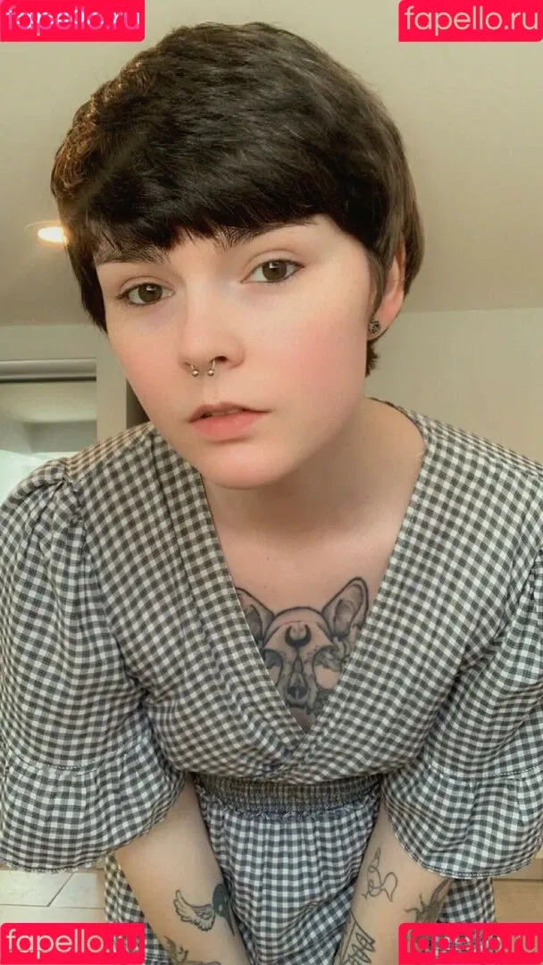 Lain Arbor Onlyfans Photo Gallery 