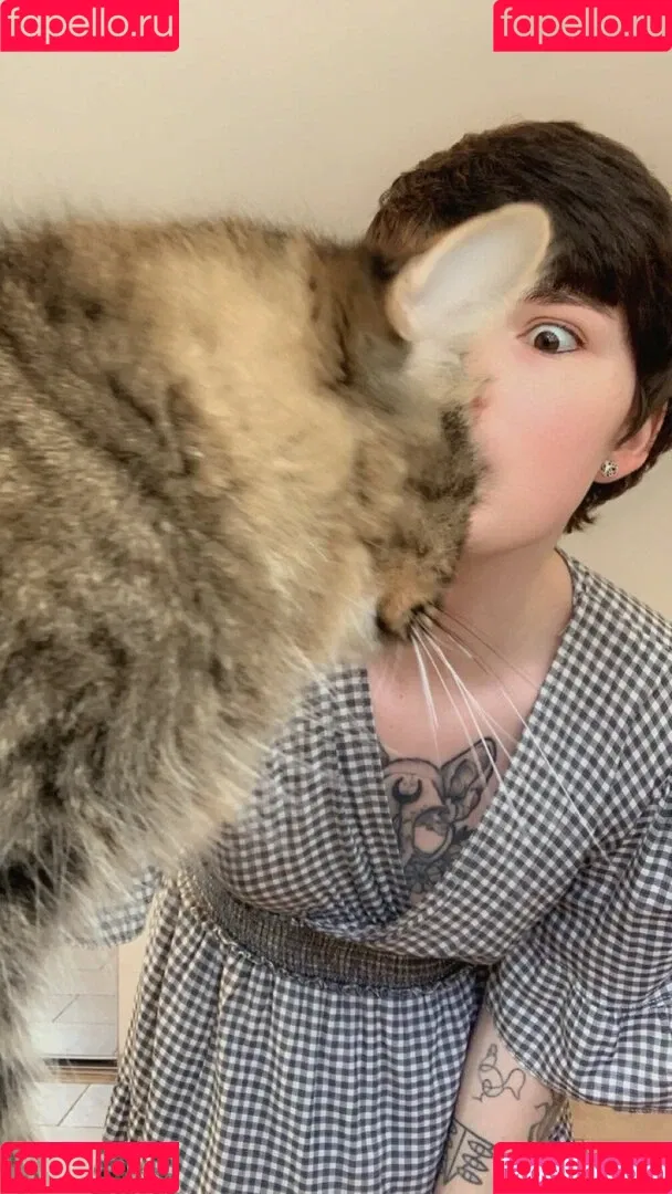Lain Arbor Onlyfans Photo Gallery 