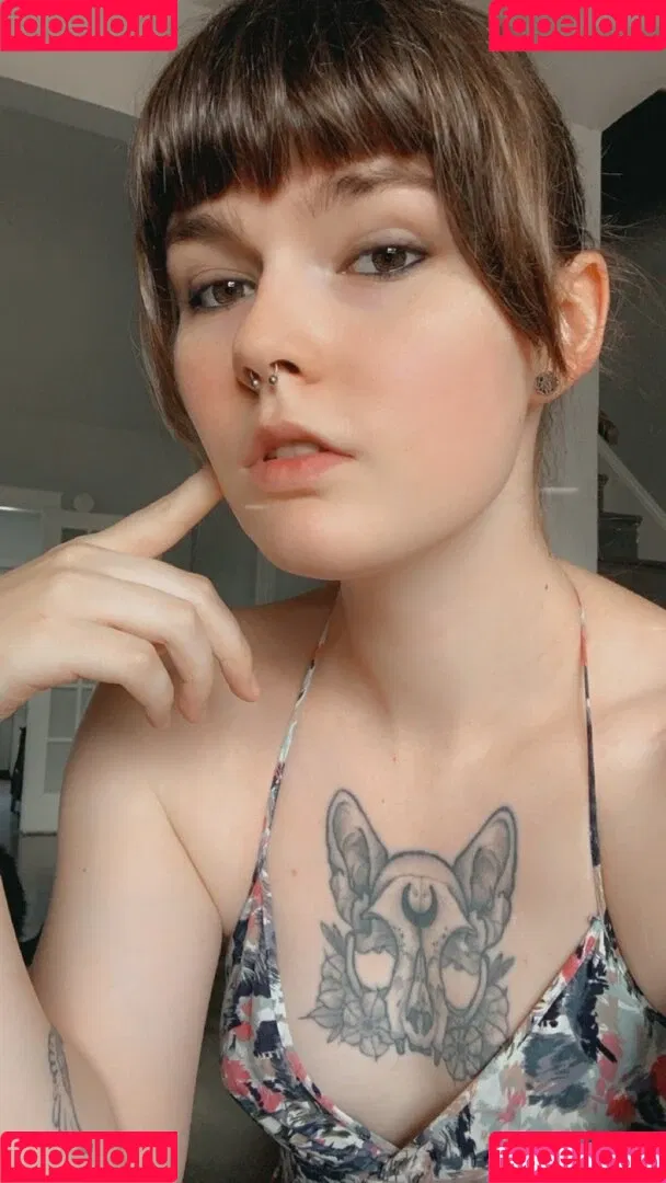 Lain Arbor Onlyfans Photo Gallery 