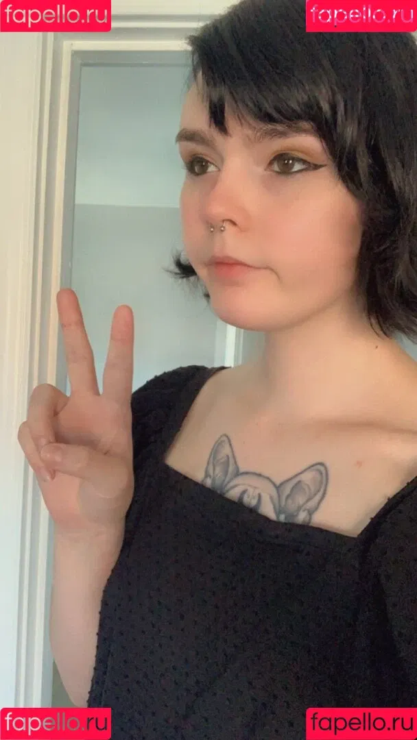 Lain Arbor Onlyfans Photo Gallery 