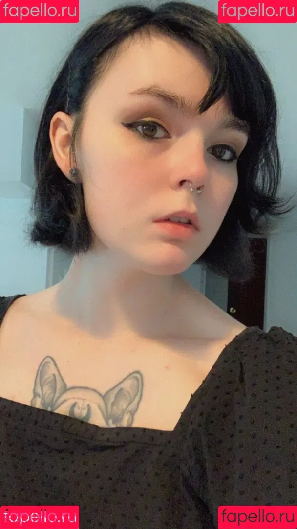 Lain Arbor Onlyfans Photo Gallery 