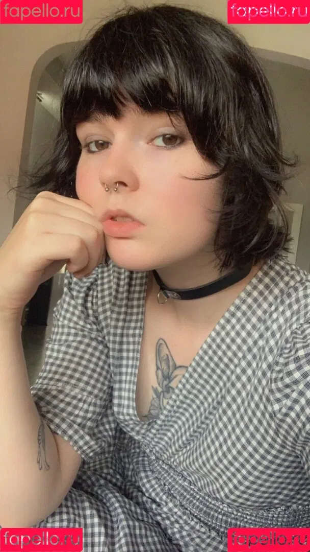 Lain Arbor Onlyfans Photo Gallery 