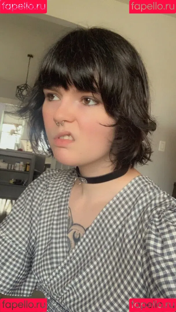 Lain Arbor Onlyfans Photo Gallery 