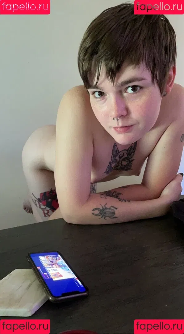 Lain Arbor Onlyfans Photo Gallery 