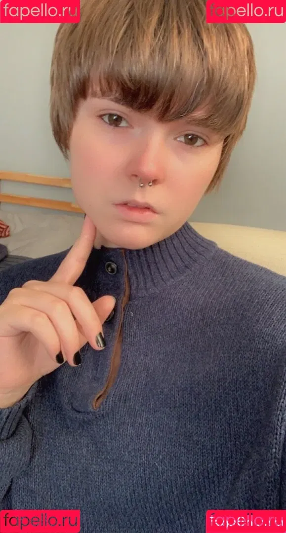 Lain Arbor Onlyfans Photo Gallery 