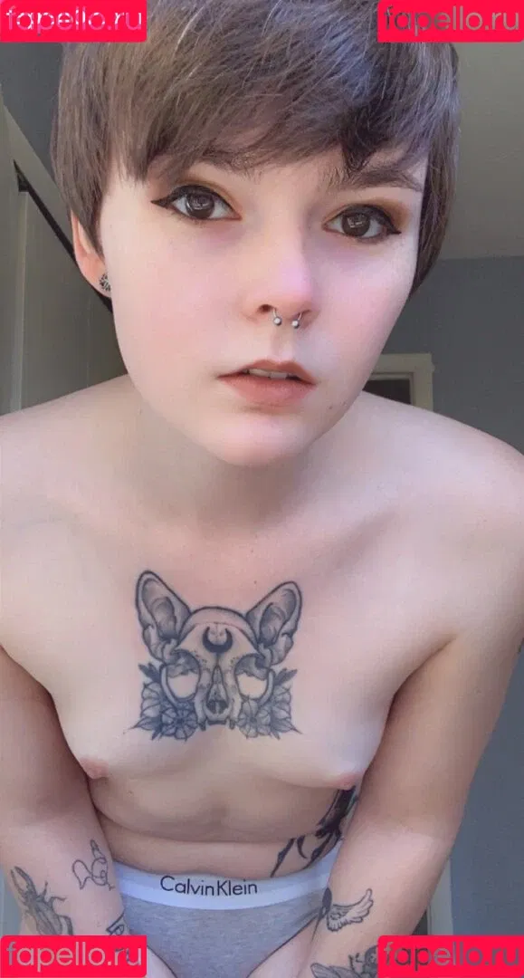 Lain Arbor Onlyfans Photo Gallery 