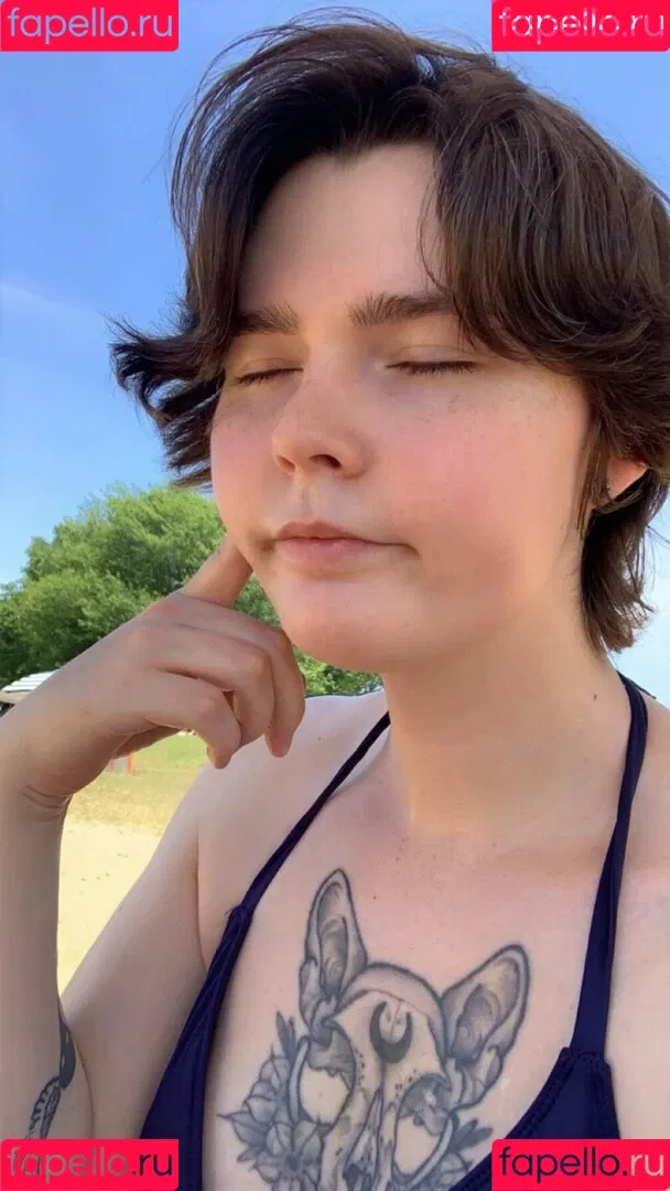 Lain Arbor Onlyfans Photo Gallery 