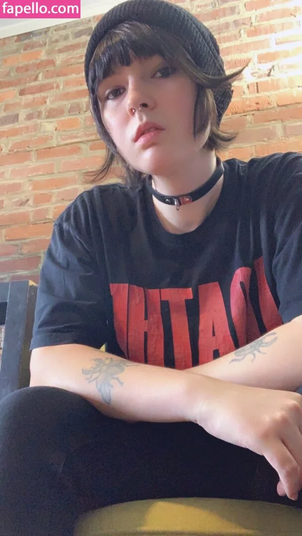 Lain Arbor Onlyfans Photo Gallery 