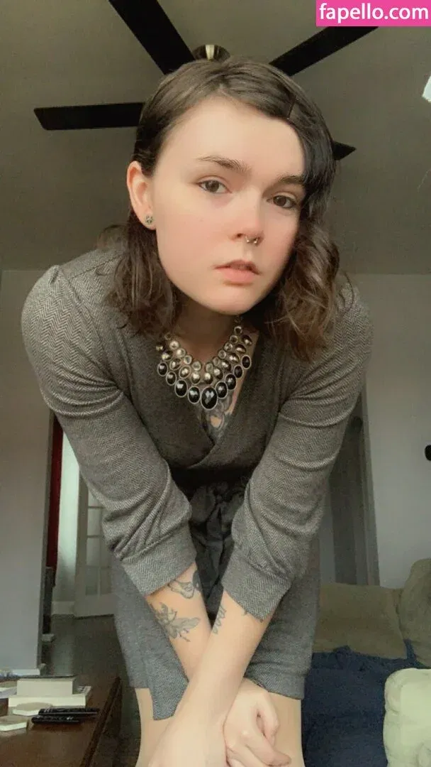 Lain Arbor Onlyfans Photo Gallery 