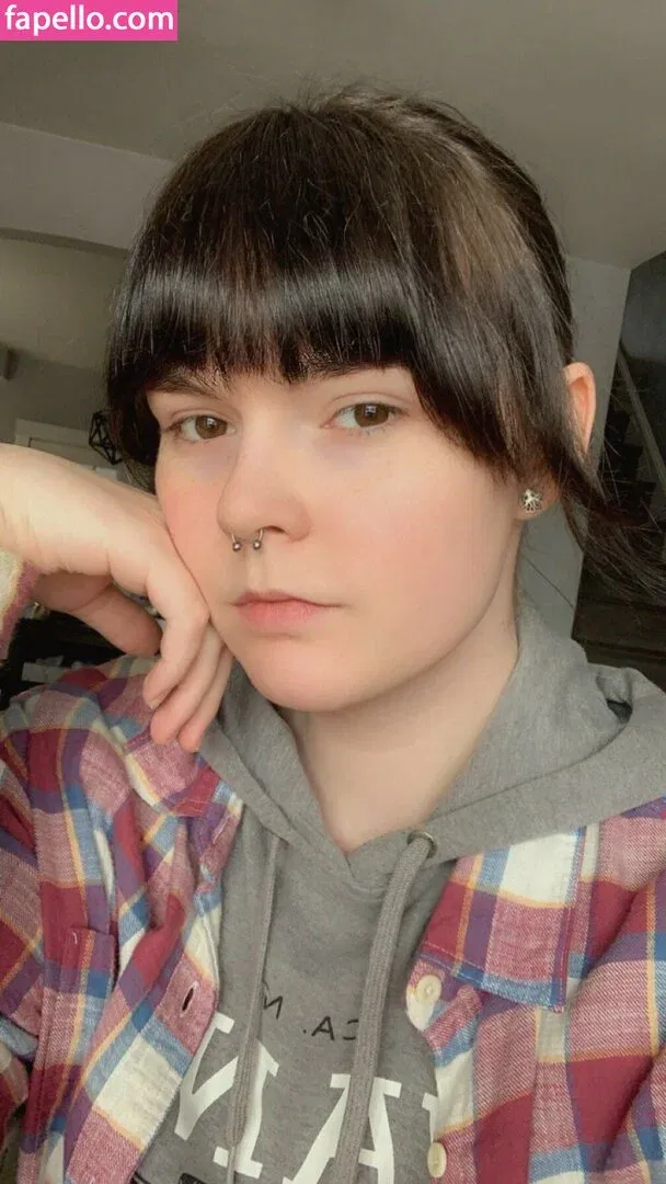 Lain Arbor Onlyfans Photo Gallery 