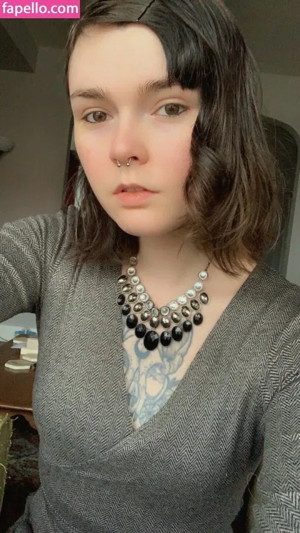 Lain Arbor Onlyfans Photo Gallery 