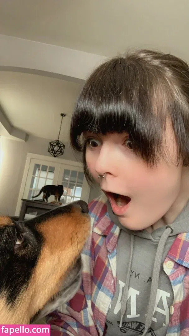 Lain Arbor Onlyfans Photo Gallery 