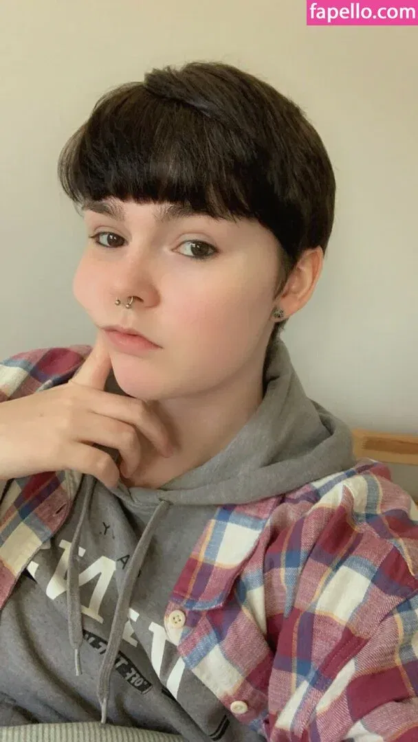 Lain Arbor Onlyfans Photo Gallery 