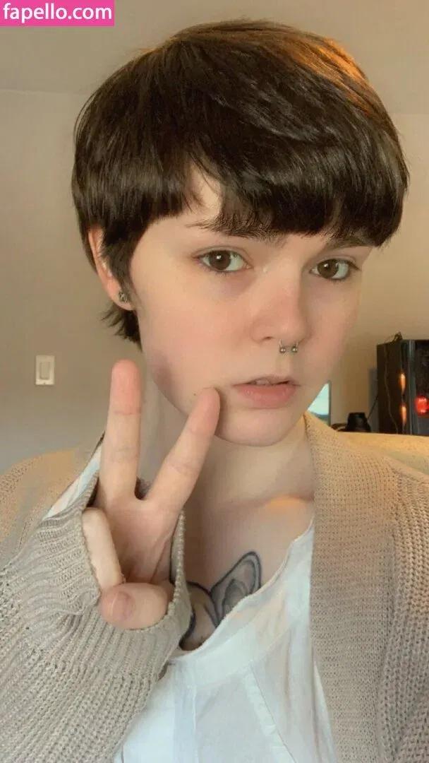 Lain Arbor Onlyfans Photo Gallery 