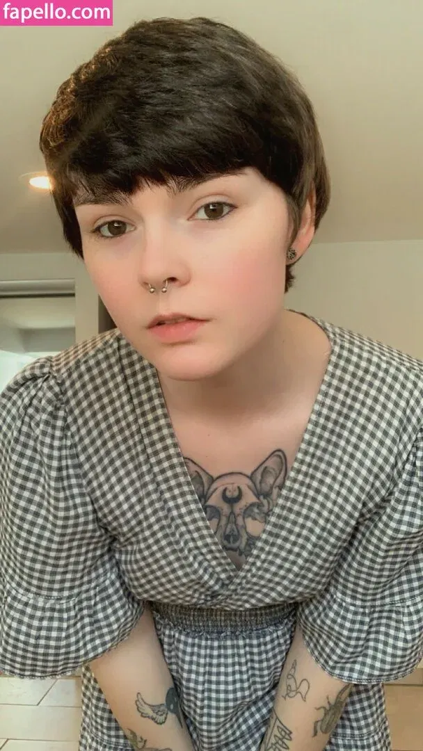 Lain Arbor Onlyfans Photo Gallery 